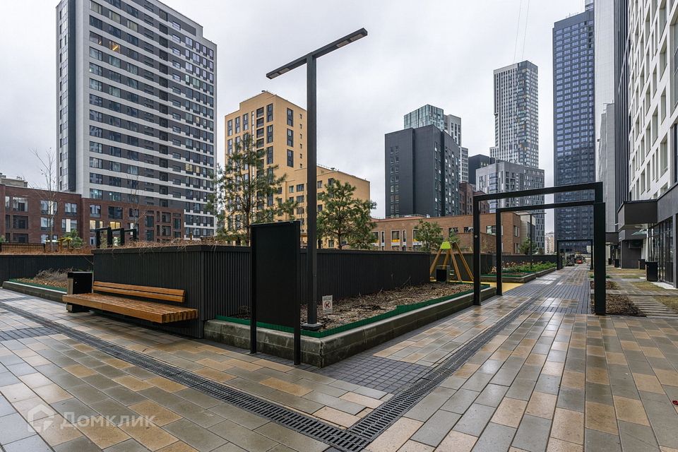 Продаётся 4-комнатная квартира, 100.7 м²