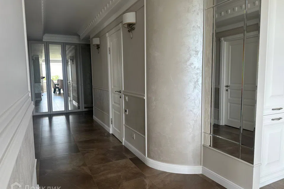 Продаётся 3-комнатная квартира, 126.9 м²