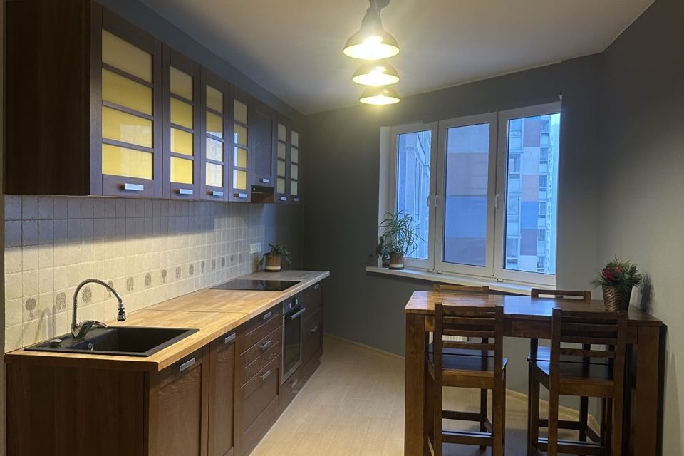 Продаётся 3-комнатная квартира, 102.4 м²