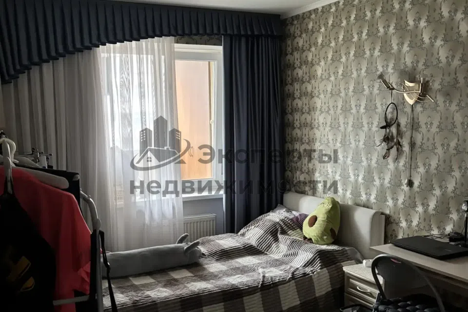 Продаётся 4-комнатная квартира, 76.4 м²