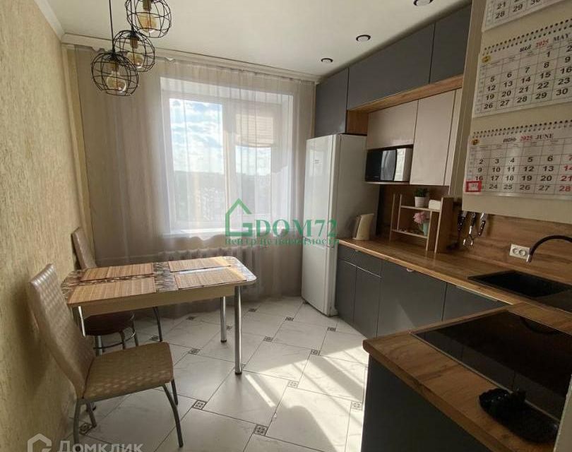Продаётся 4-комнатная квартира, 82 м²