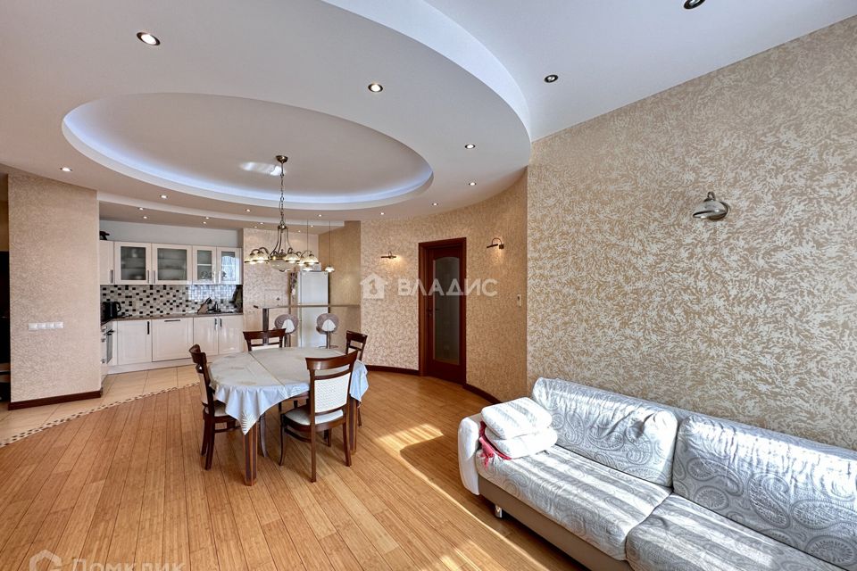 Продаётся 3-комнатная квартира, 98.3 м²