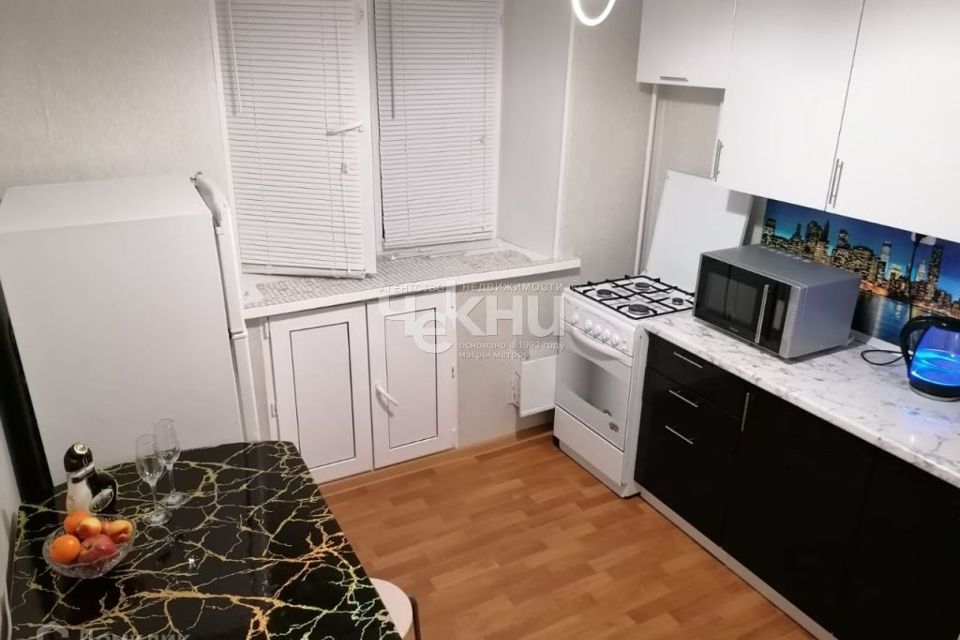 Продаётся 1-комнатная квартира, 38 м²
