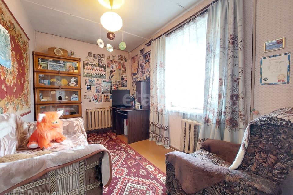 Продаётся 4-комнатная квартира, 59.8 м²