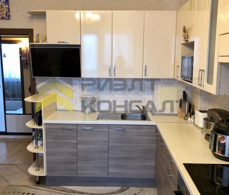 Продаётся 2-комнатная квартира, 60.8 м²