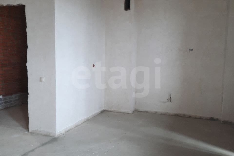 Продаётся 1-комнатная квартира, 42.8 м²