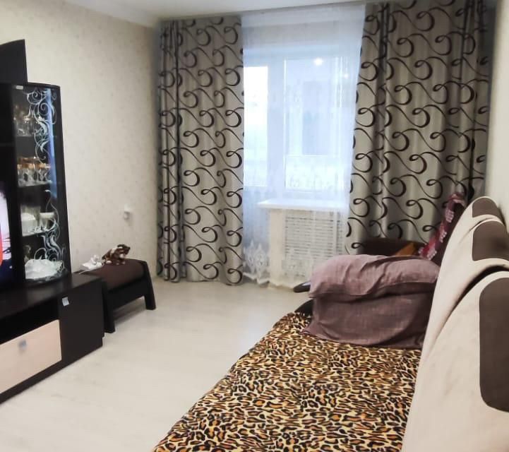 Продаётся 4-комнатная квартира, 72 м²