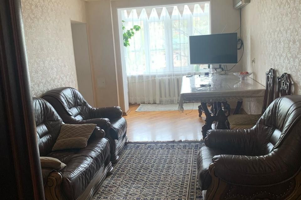 Продаётся 4-комнатная квартира, 120 м²