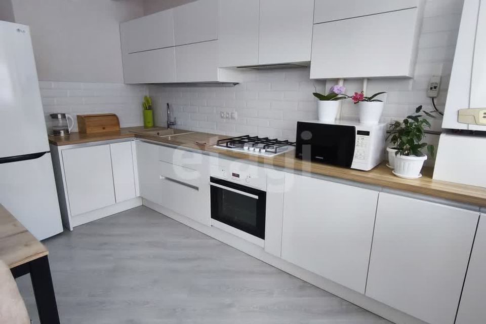 Продаётся 4-комнатная квартира, 88.4 м²