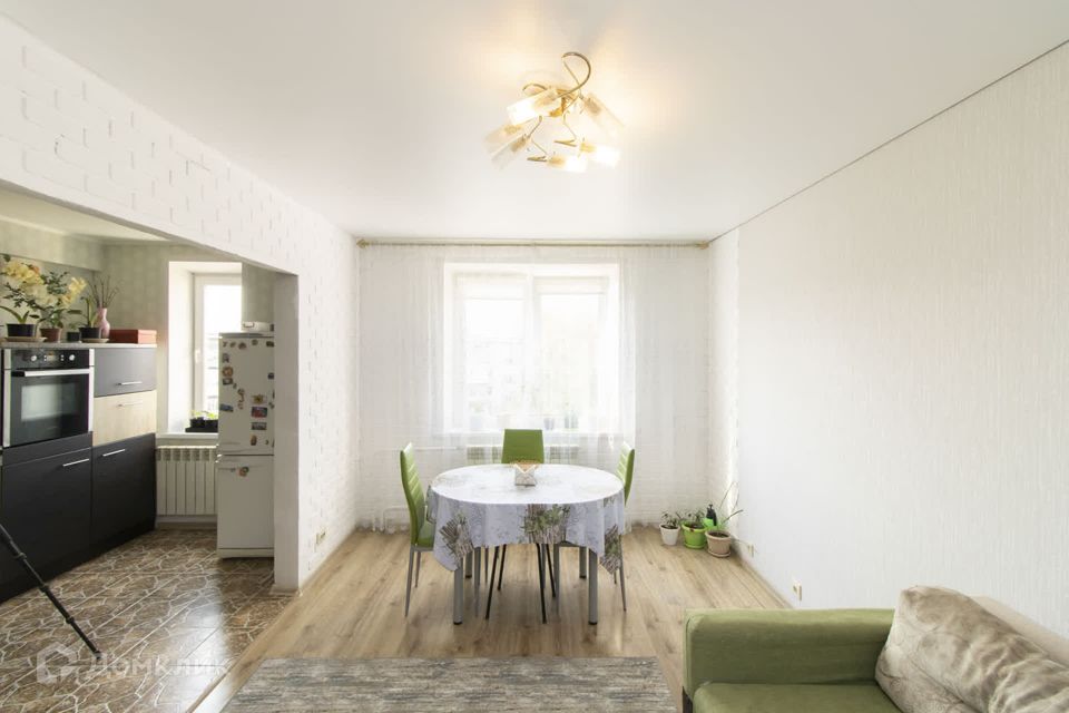 Продаётся 3-комнатная квартира, 97.4 м²