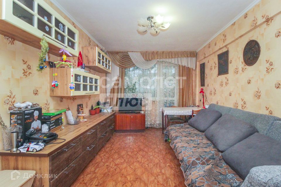 Продаётся 4-комнатная квартира, 75.8 м²
