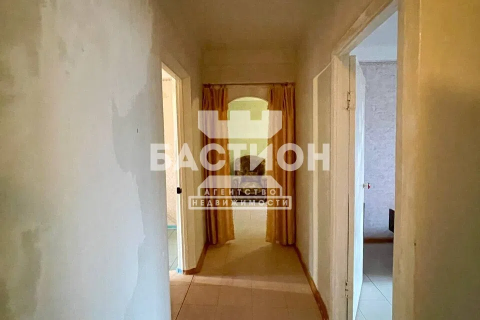 Продаётся 4-комнатная квартира, 64.8 м²
