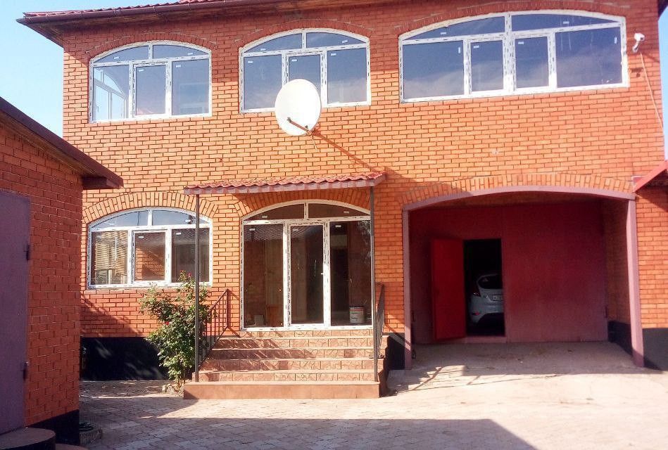 Продаётся 2-этажный дом, 215 м²