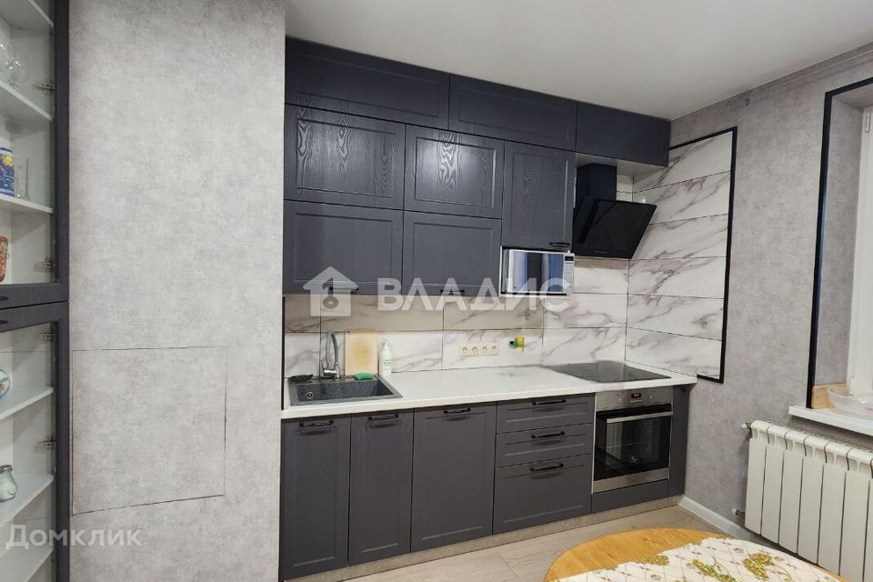 Продаётся 1-комнатная квартира, 49.2 м²
