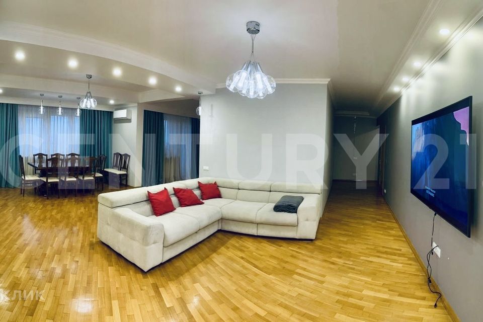 Продаётся 6-комнатная квартира, 255 м²