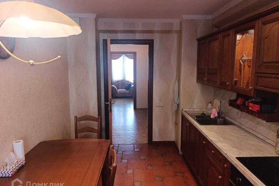 Продаётся 2-комнатная квартира, 68.6 м²