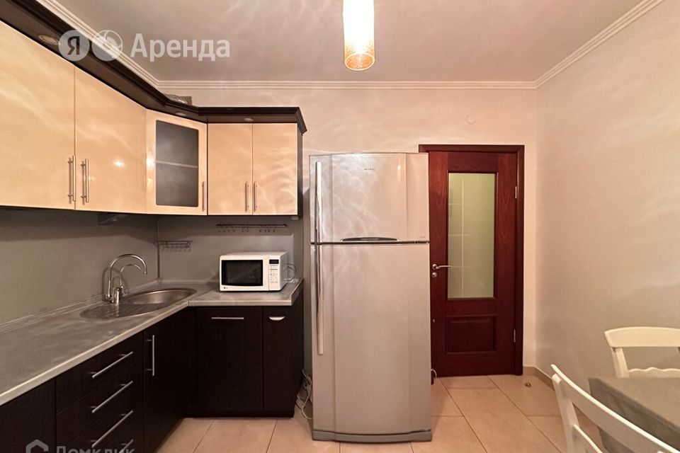 Сдаётся 2-комнатная квартира, 62 м²