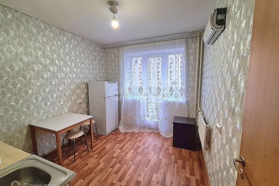 Продаётся 1-комнатная квартира, 38 м²