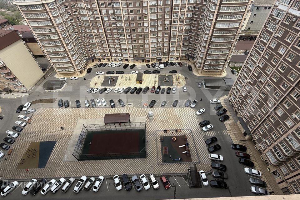 Продаётся 3-комнатная квартира, 130 м²