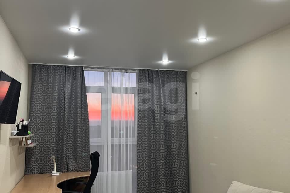 Продаётся 1-комнатная квартира, 42 м²