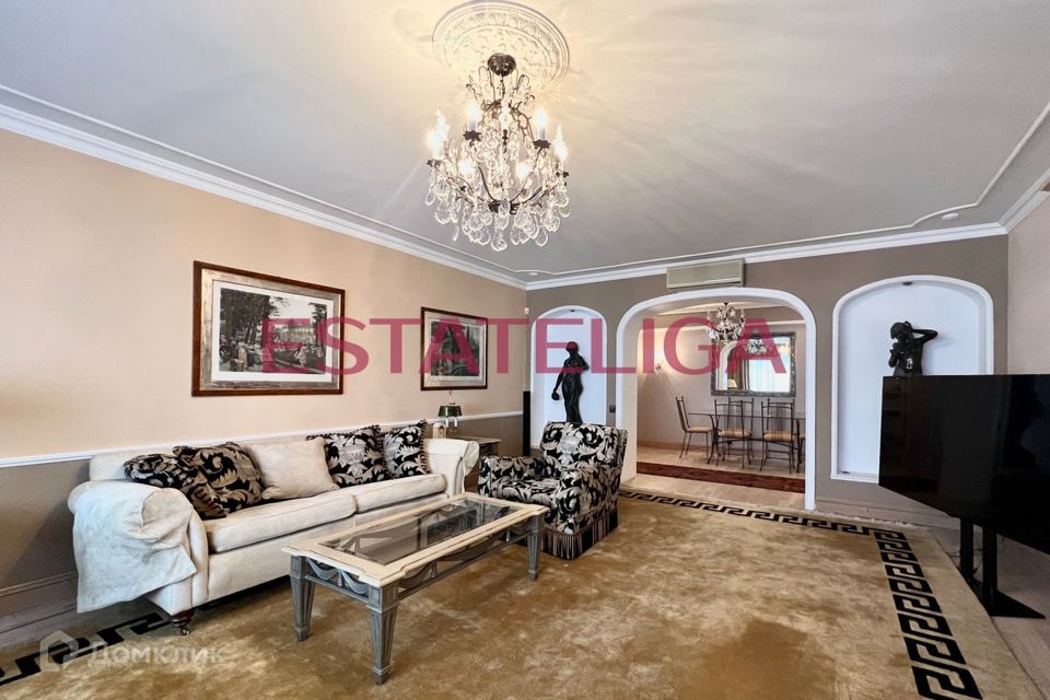 Сдаётся 2-комнатная квартира, 110 м²