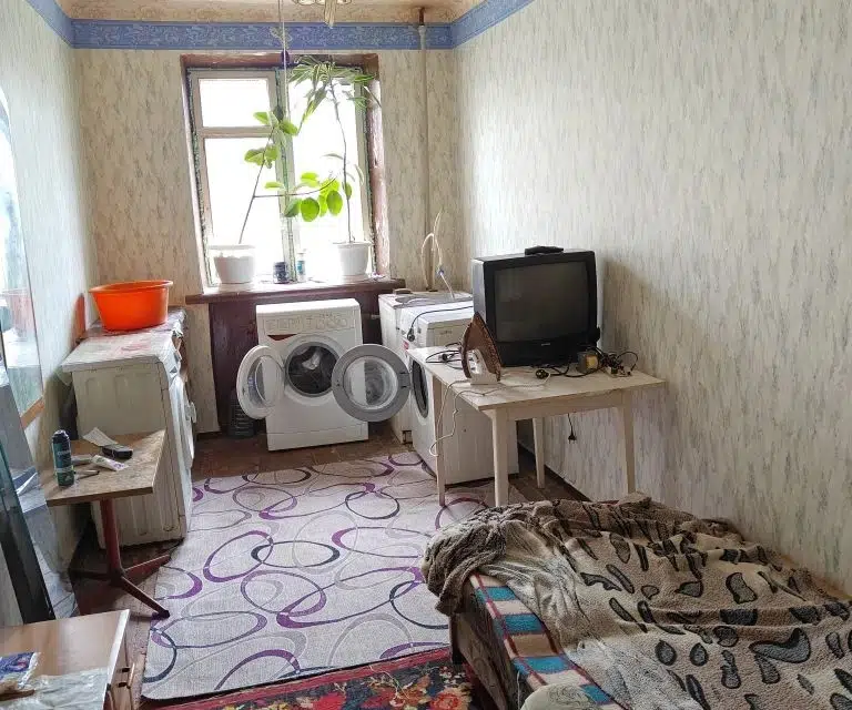 Продаётся 2 комнаты в 5-комн. квартире, 29.9 м²