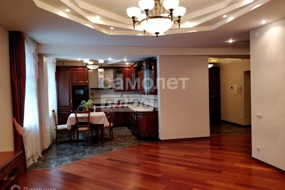 Продаётся 3-комнатная квартира, 100 м²