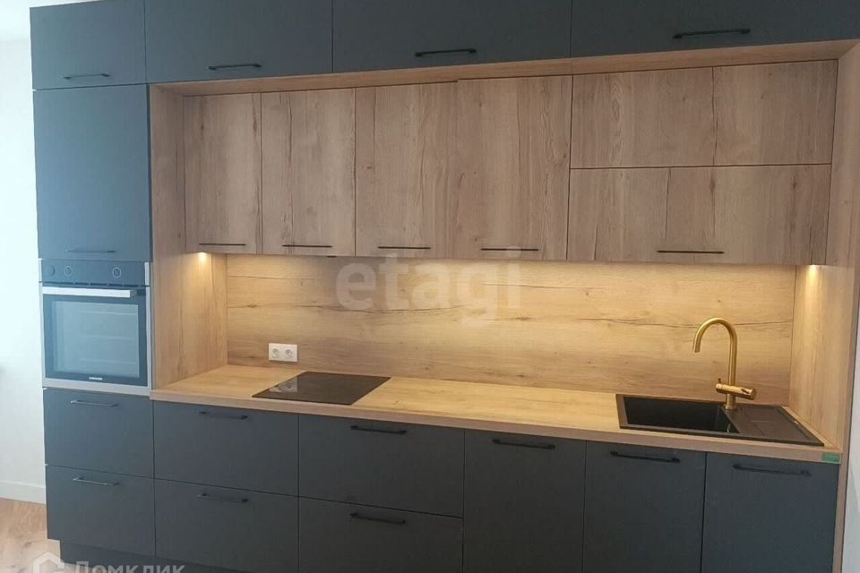 Продаётся 2-комнатная квартира, 77 м²