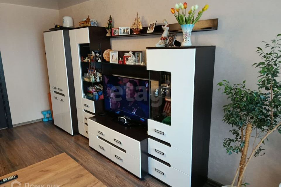 Продаётся 4-комнатная квартира, 74.8 м²