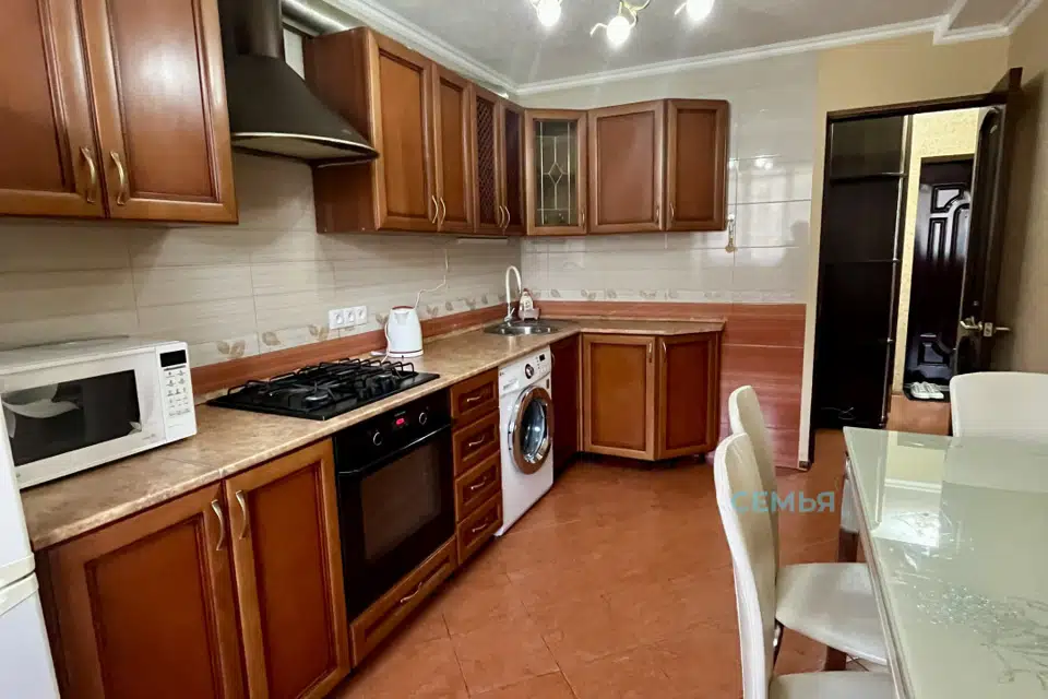 Сдаётся 1-комнатная квартира, 42 м²