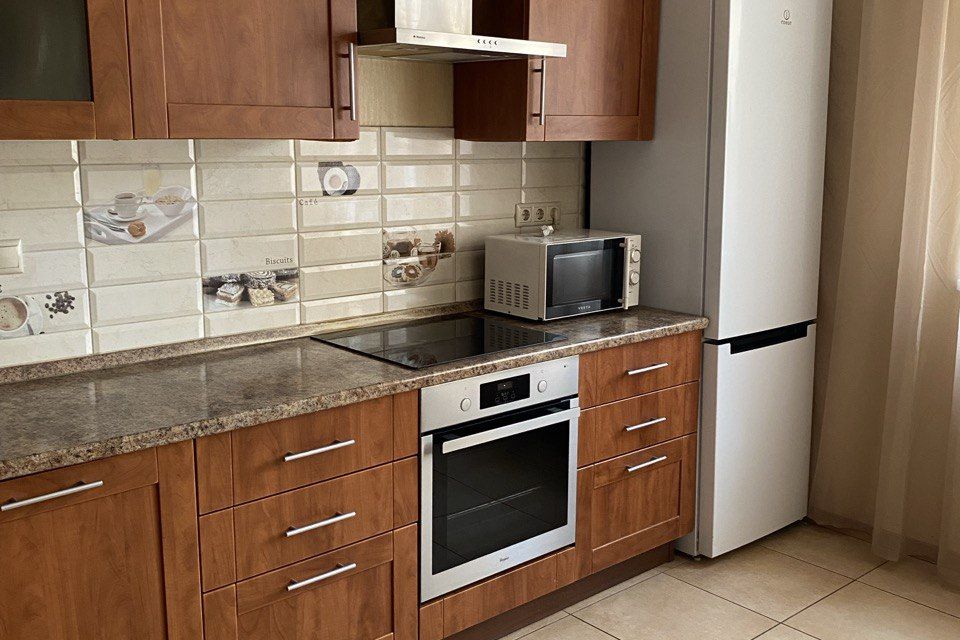 Сдаётся 2-комнатная квартира, 61.5 м²