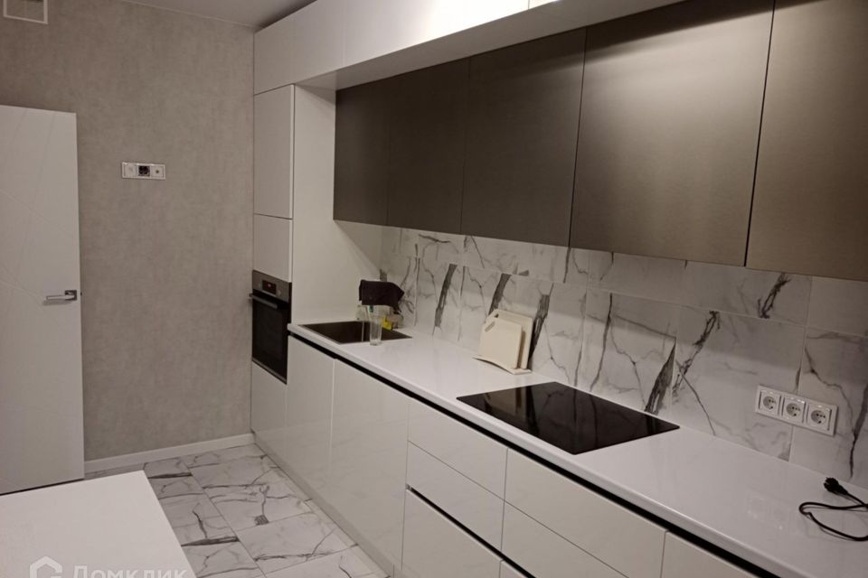Продаётся 1-комнатная квартира, 42 м²