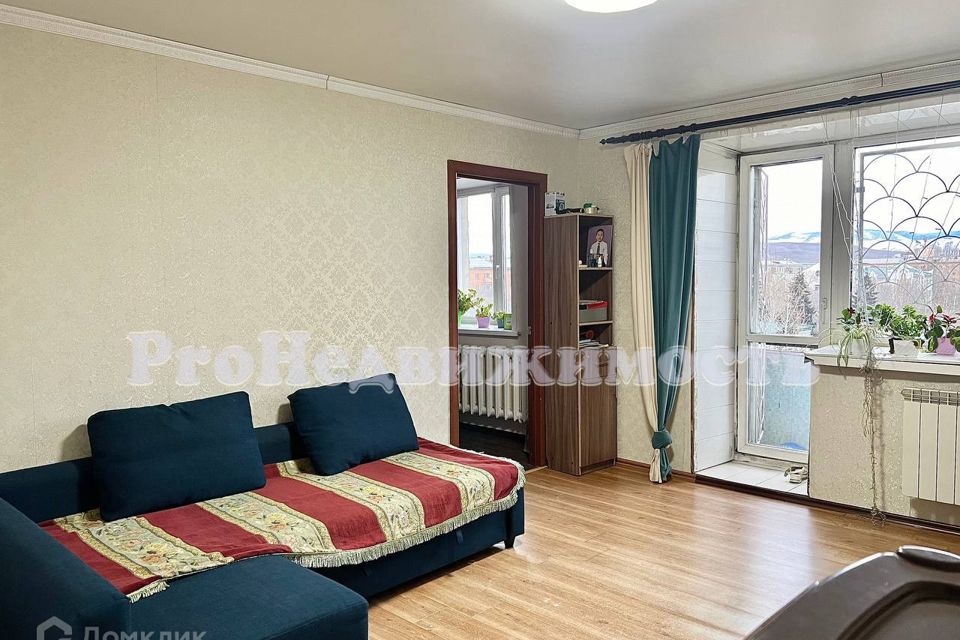 Продаётся 3-комнатная квартира, 50.2 м²