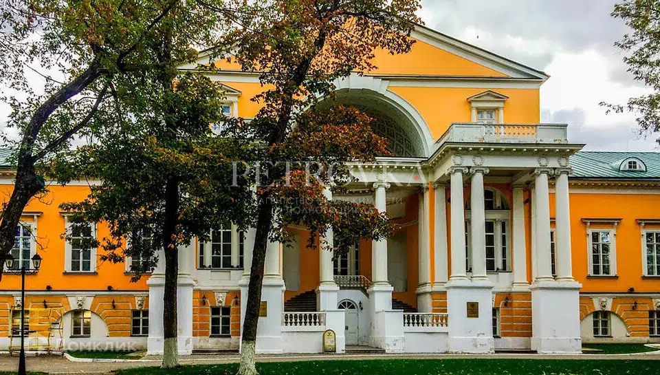 Продаётся 4-комнатная квартира, 105 м²