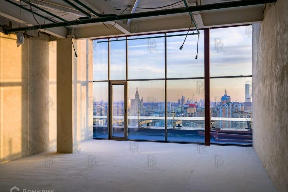 Продаётся 3-комнатная квартира, 109.9 м²