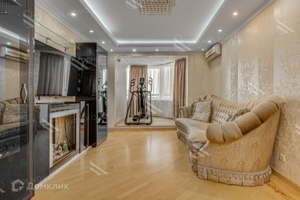 Сдаётся 4-комнатная квартира, 130 м²