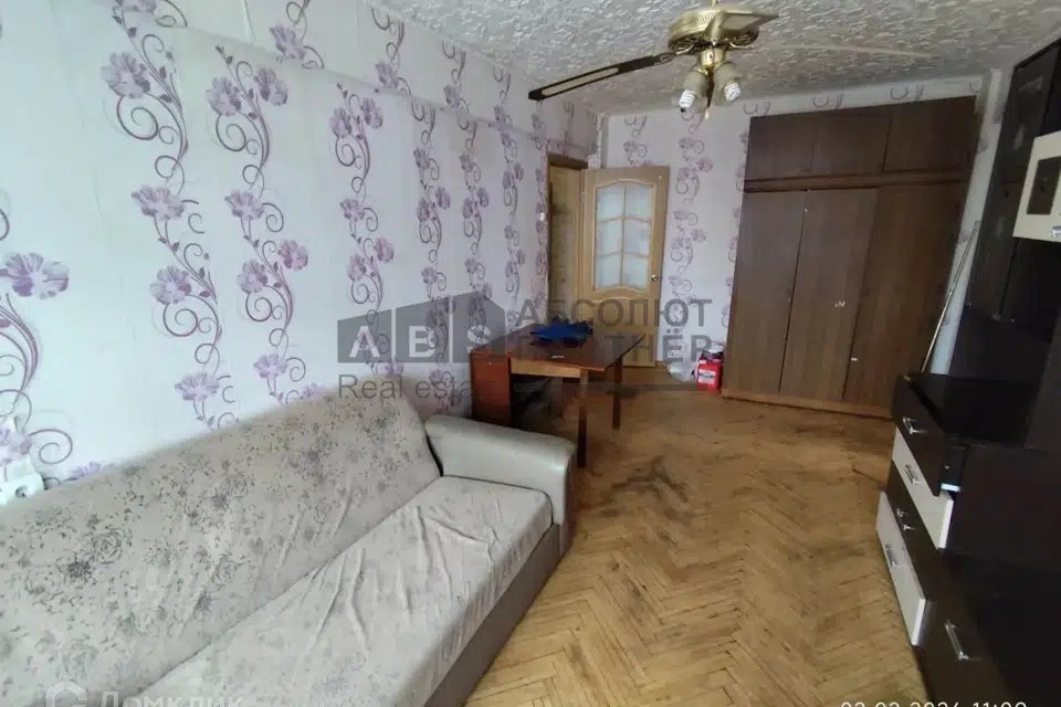 Продаётся 3-комнатная квартира, 48.5 м²