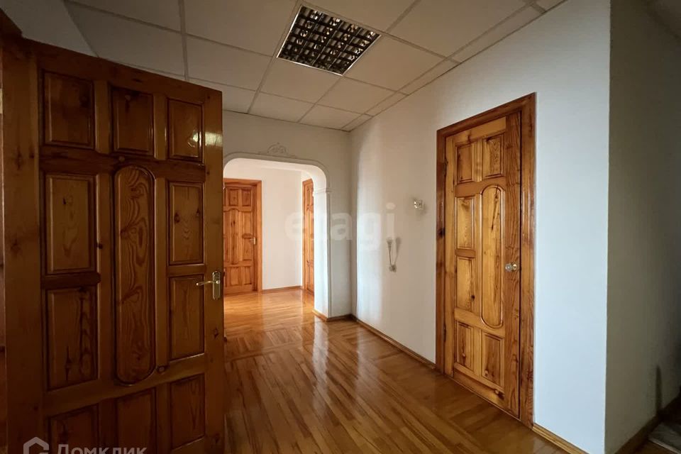 Продаётся 4-комнатная квартира, 118.8 м²