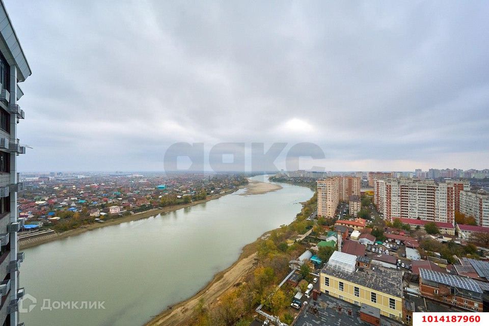 Продаётся 3-комнатная квартира, 110 м²