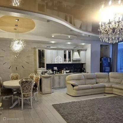 Продаётся 3-комнатная квартира, 100 м²