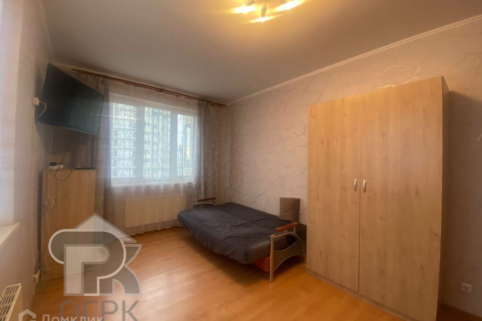 Продаётся 1-комнатная квартира, 42.2 м²
