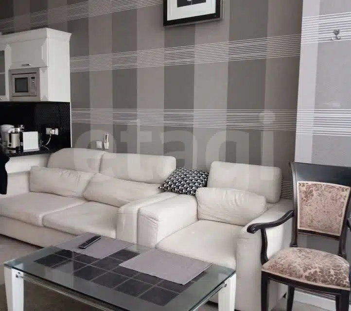 Продаётся 1-комнатная квартира, 43 м²