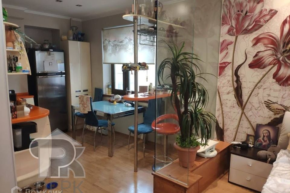 Продаётся 2-комнатная квартира, 55.8 м²