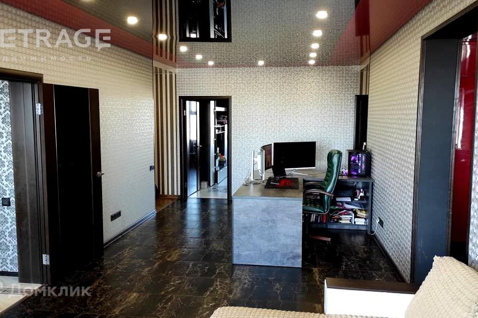 Продаётся 3-комнатная квартира, 131.9 м²