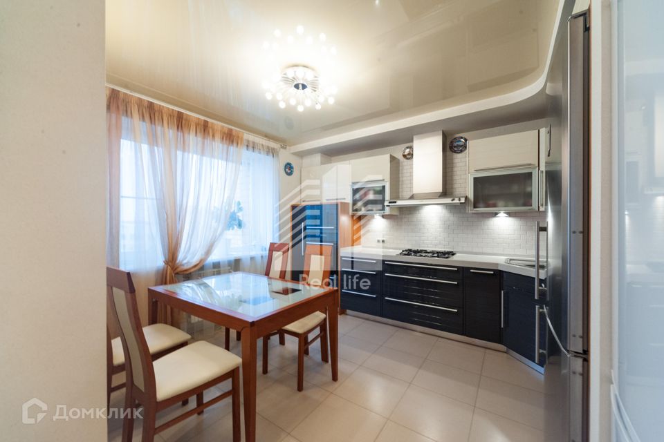 Продаётся 3-комнатная квартира, 90.3 м²