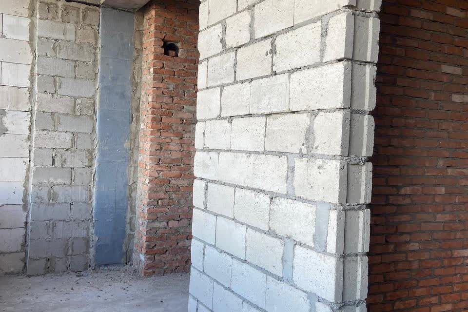 Продаётся 3-комнатная квартира, 123.3 м²