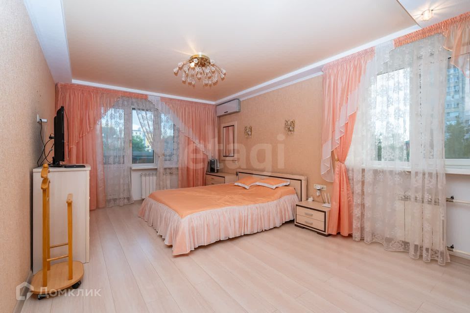 Продаётся 3-комнатная квартира, 72.7 м²