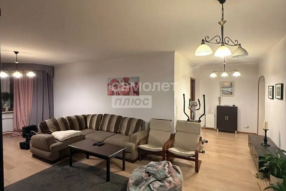 Продаётся 3-комнатная квартира, 95 м²