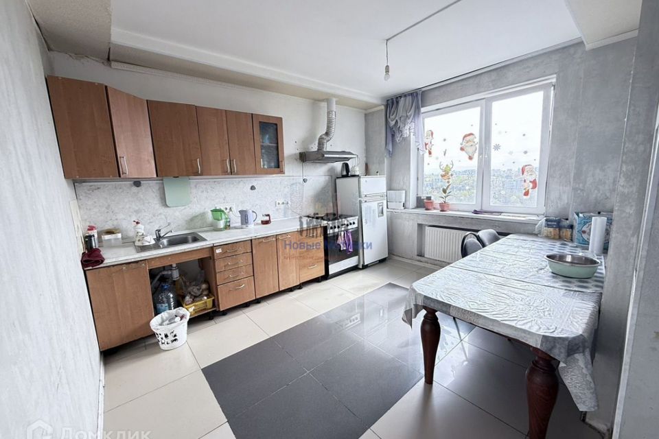 Продаётся 4-комнатная квартира, 160 м²