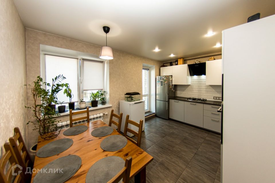 Продаётся 4-комнатная квартира, 94.1 м²